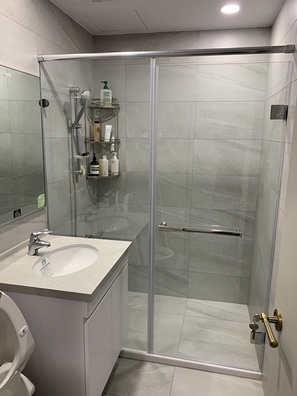 8mm淋浴拉門 乾濕分離